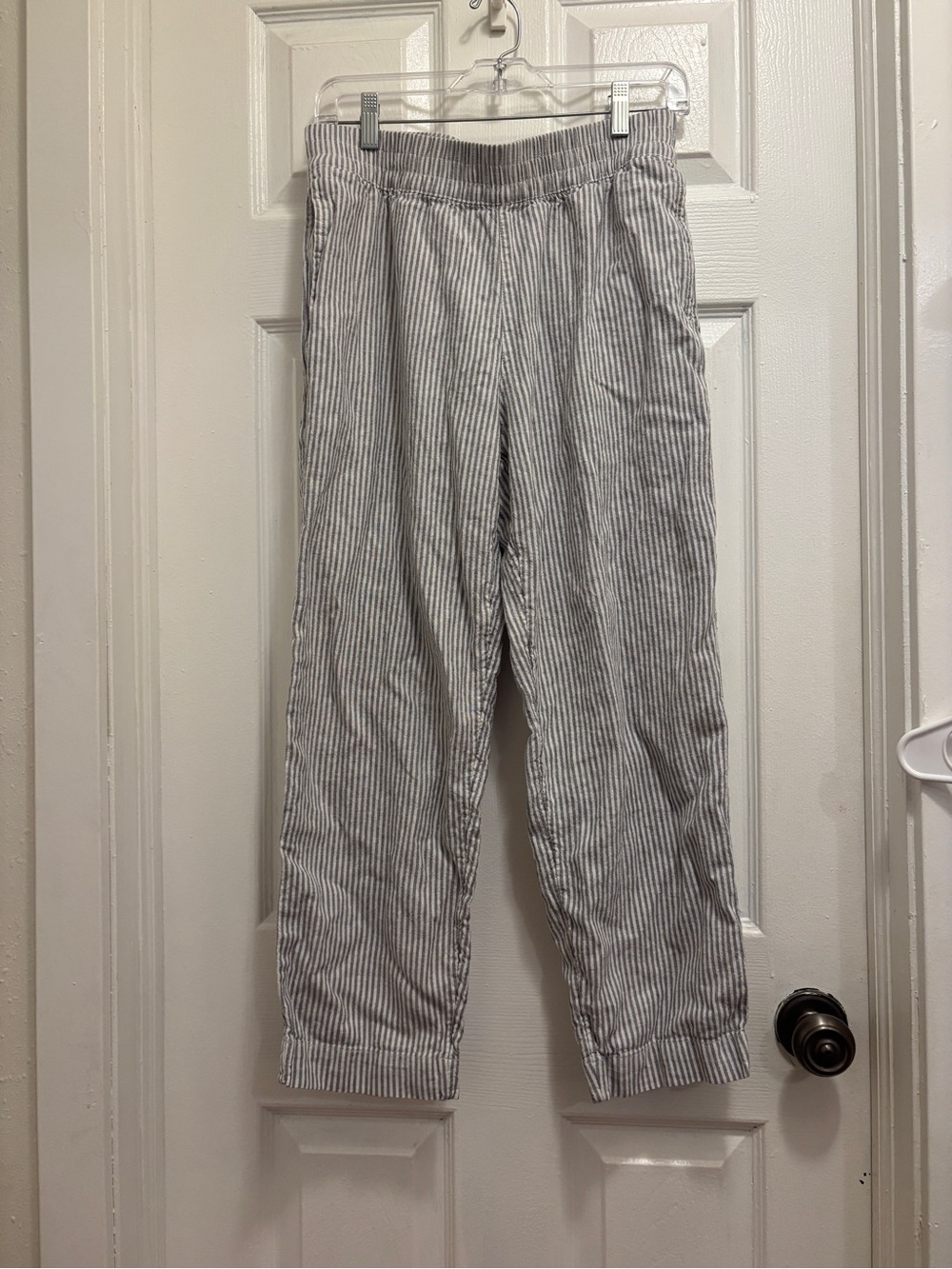 Old Navy Women's Straight-Leg Pull-On Pants - Gray/White Stripes